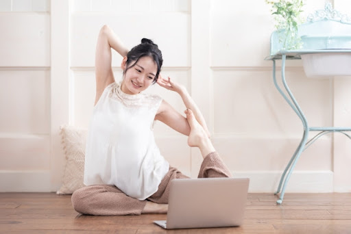 女性ストレッチ